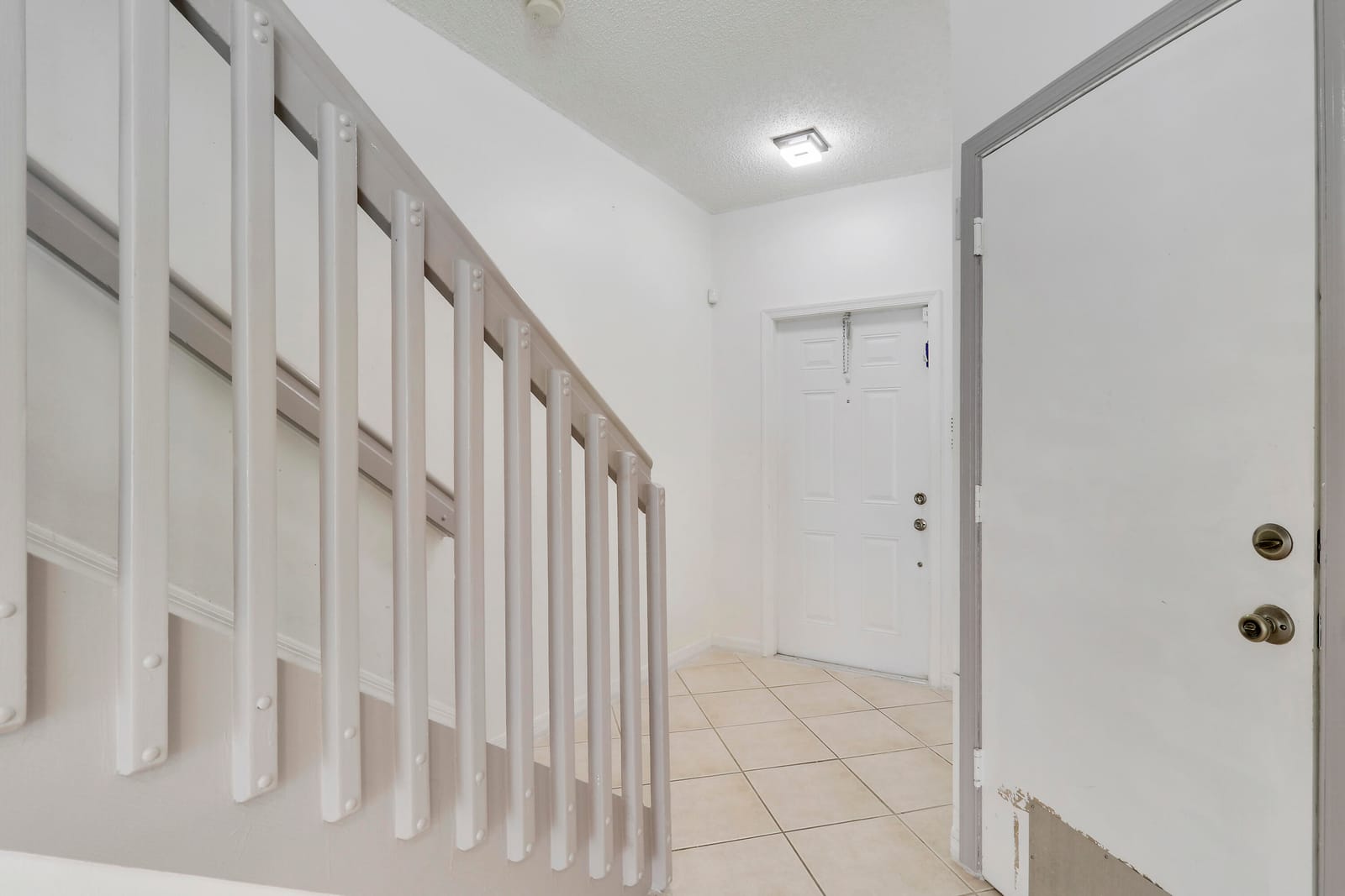1495 Barrymore Court — photo 5