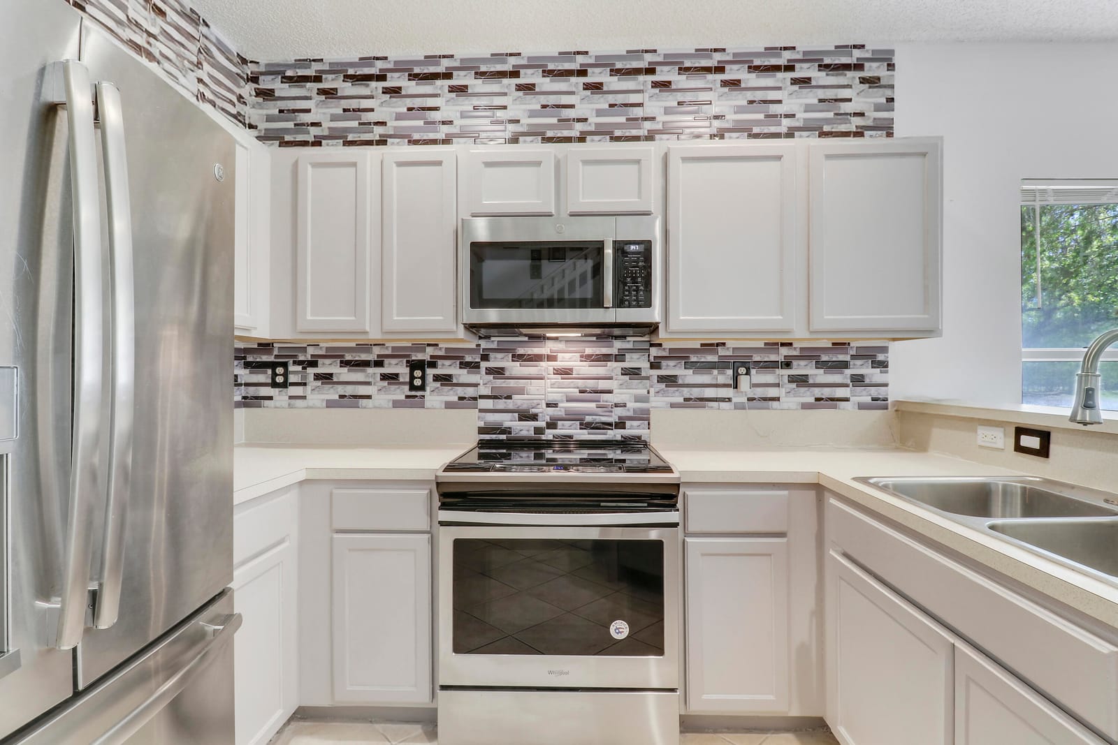 1495 Barrymore Court — photo 8