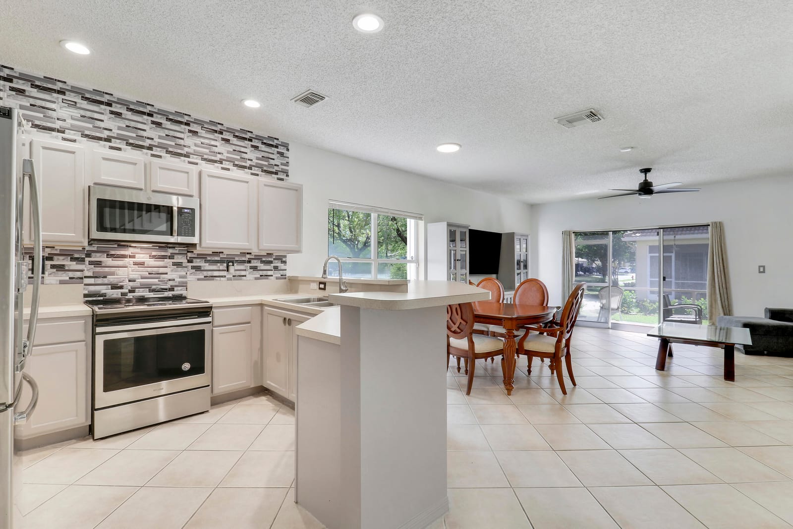 1495 Barrymore Court — photo 9
