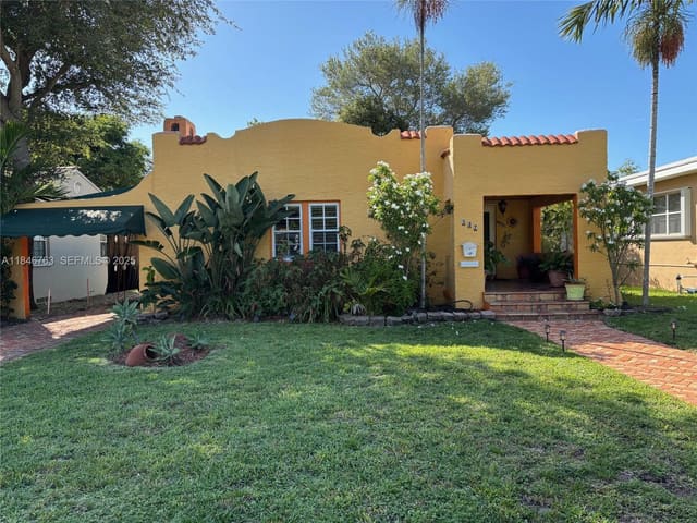 537 Glen Way, Miami Springs, FL 33166