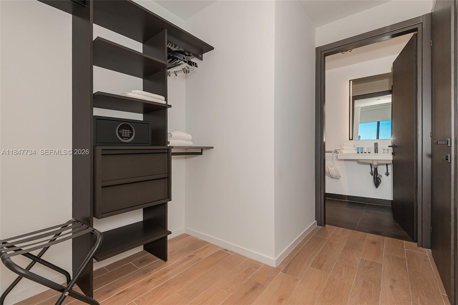 398 NE 5th Street 4417, Miami, FL 33132 photo 29