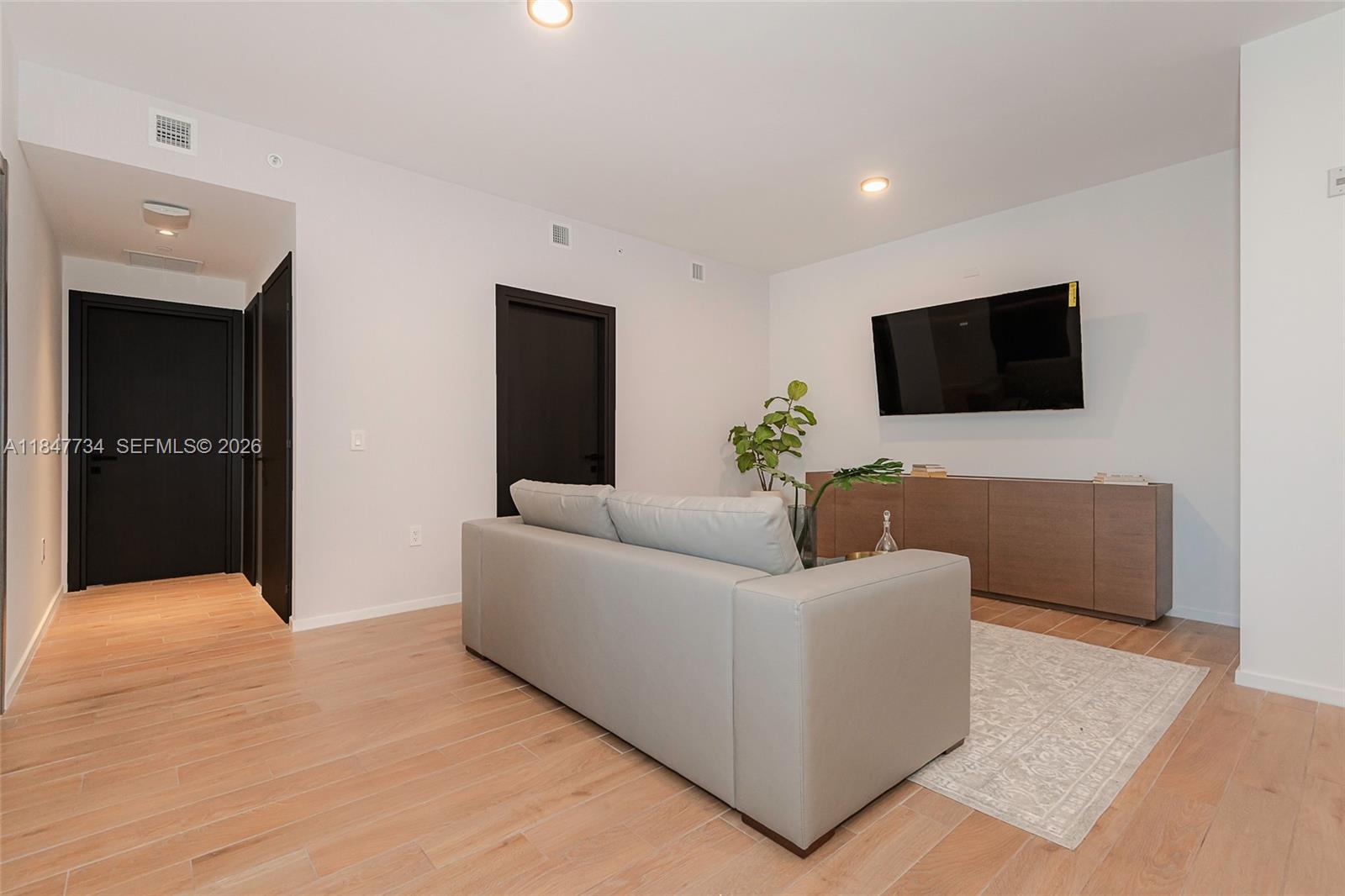 398 NE 5th Street 4417 — photo 9