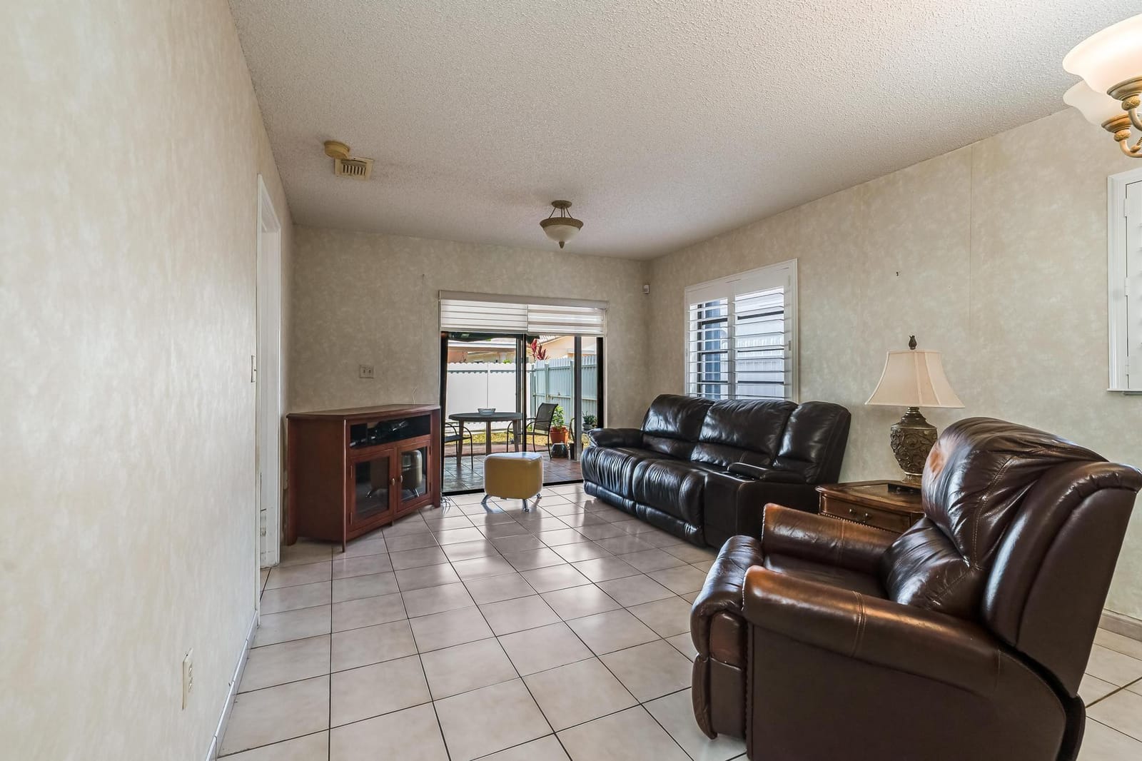 6562 W 22nd Court, Hialeah, FL 33016 photo 17