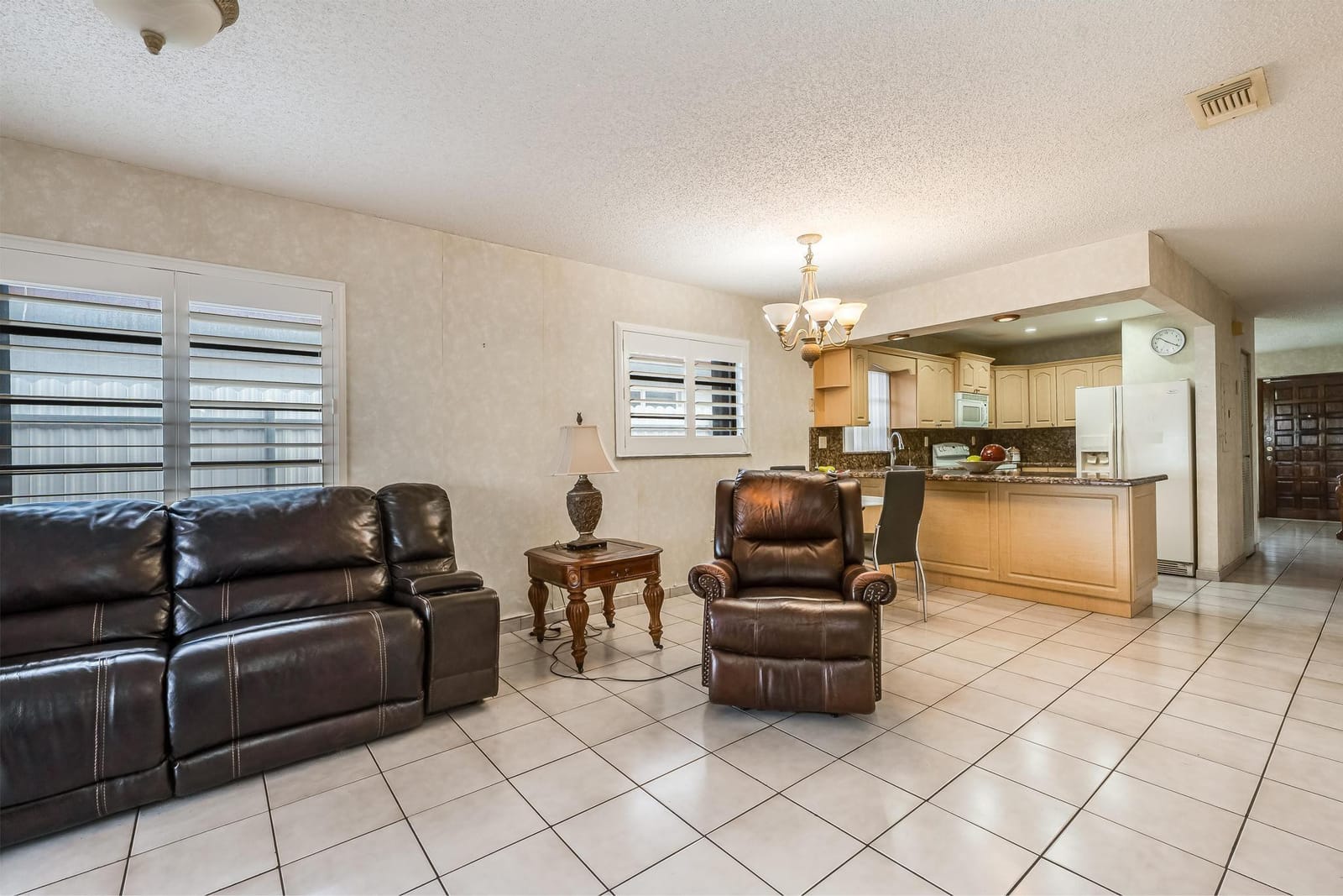 6562 W 22nd Court, Hialeah, FL 33016 photo 4