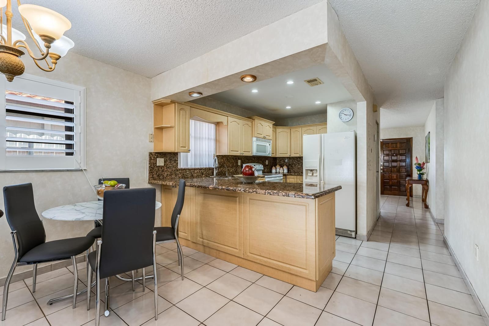 6562 W 22nd Court, Hialeah, FL 33016 photo 5