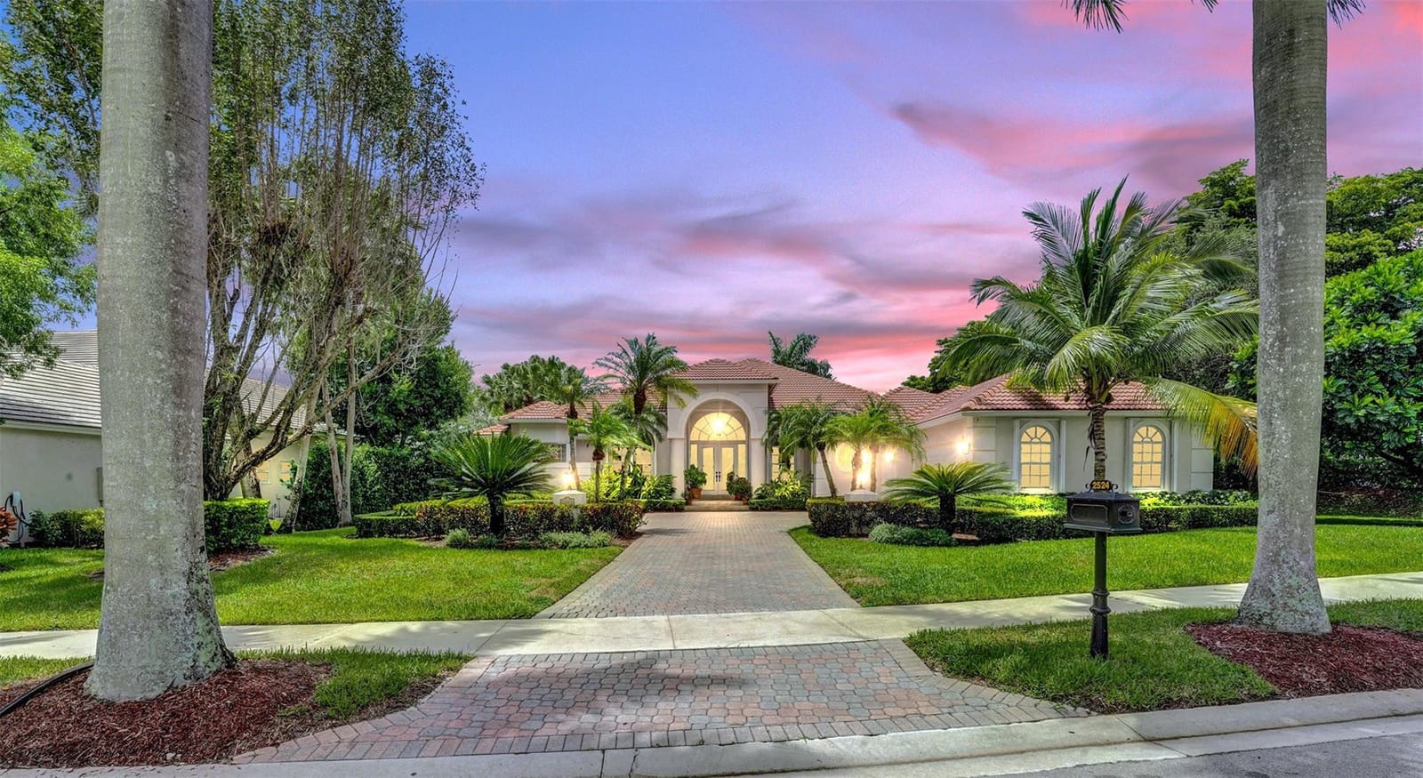 2524 Princeton Court, Weston, FL 33327
