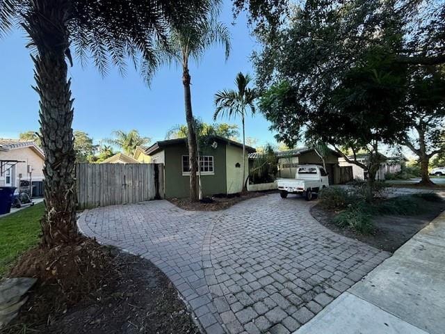 8918 SW 49th Court — photo 2