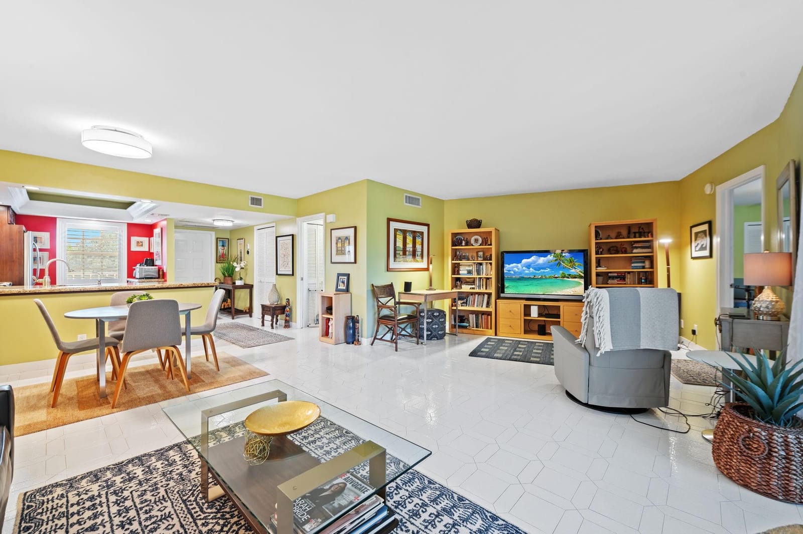 3900 Oaks Clubhouse Drive 305 — photo 7