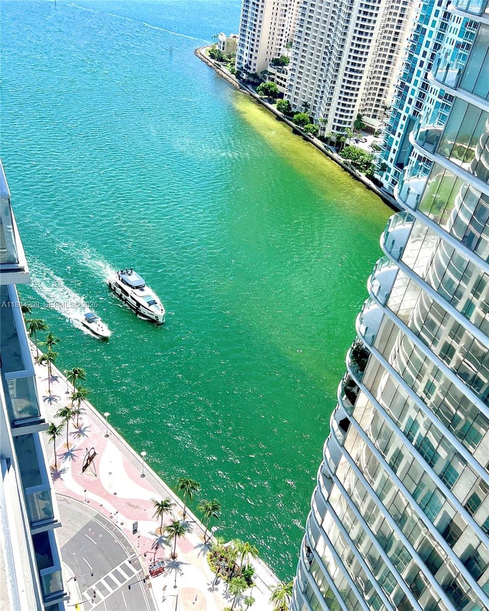 300 S Biscayne Boulevard T-2902, Miami, FL 33131 photo 2