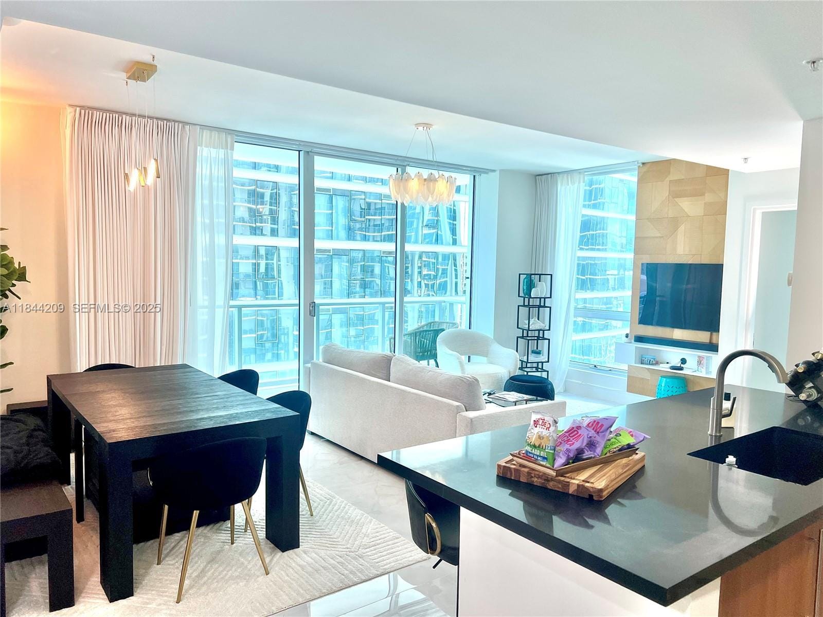 300 S Biscayne Boulevard T-2902, Miami, FL 33131 photo 3