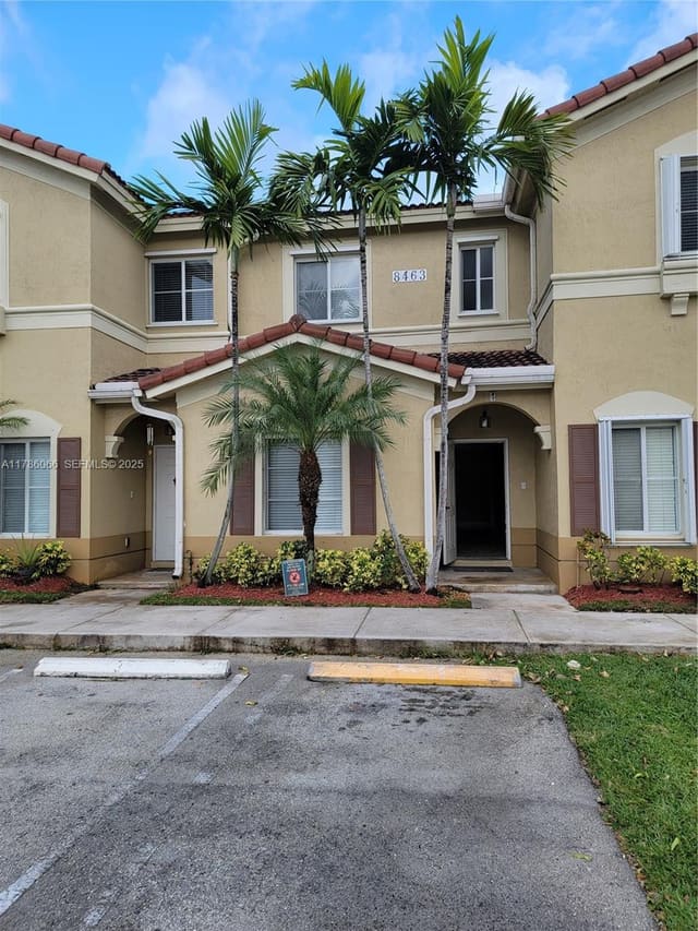 8463 NW 107th Path 4-33, sold in Leeward At Islands At Dor, Doral, FL