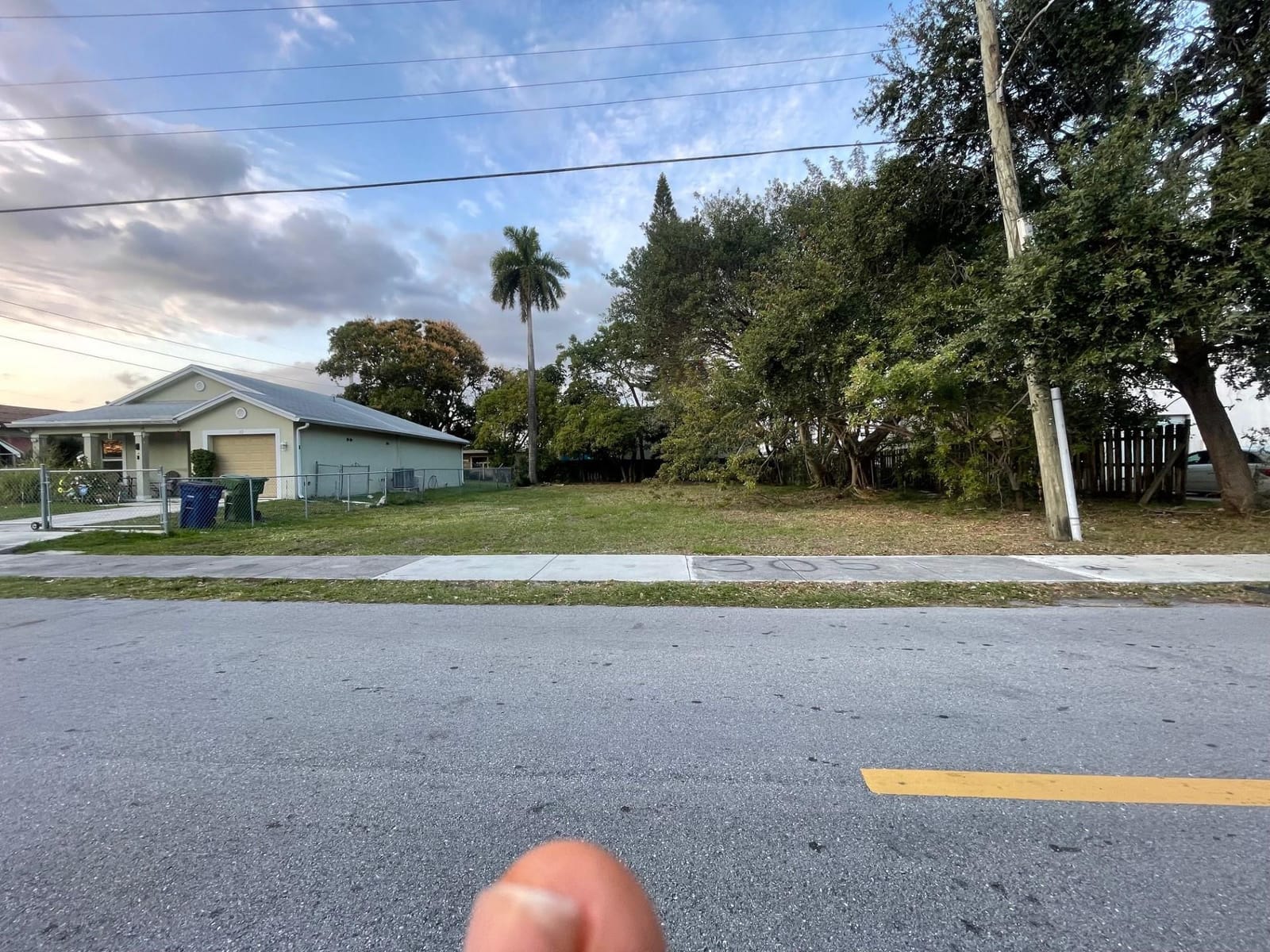 20 NW 10 Street, Hallandale Beach, FL 33009