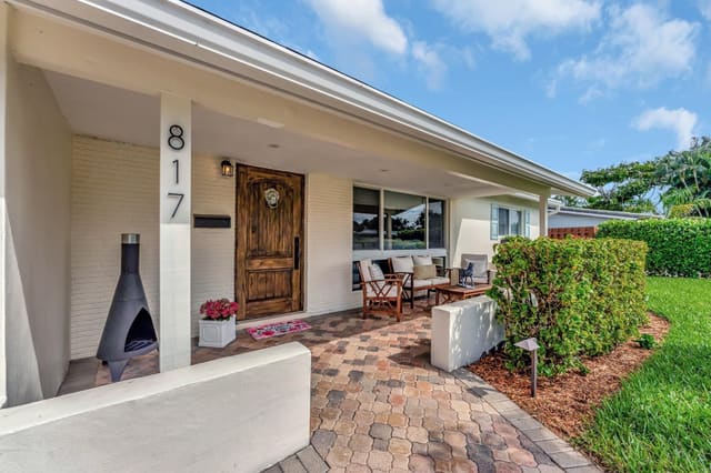 817 SE 14th Street, Deerfield Beach, FL 33441