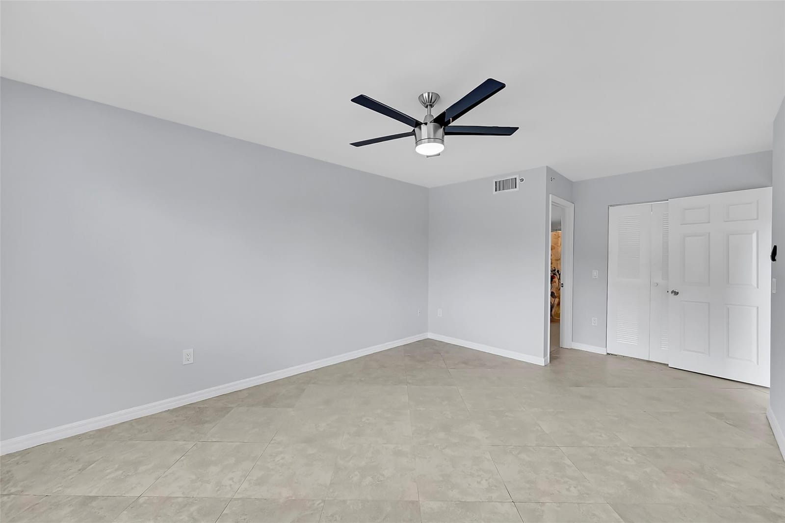 5005 Wiles Road 203 — photo 11
