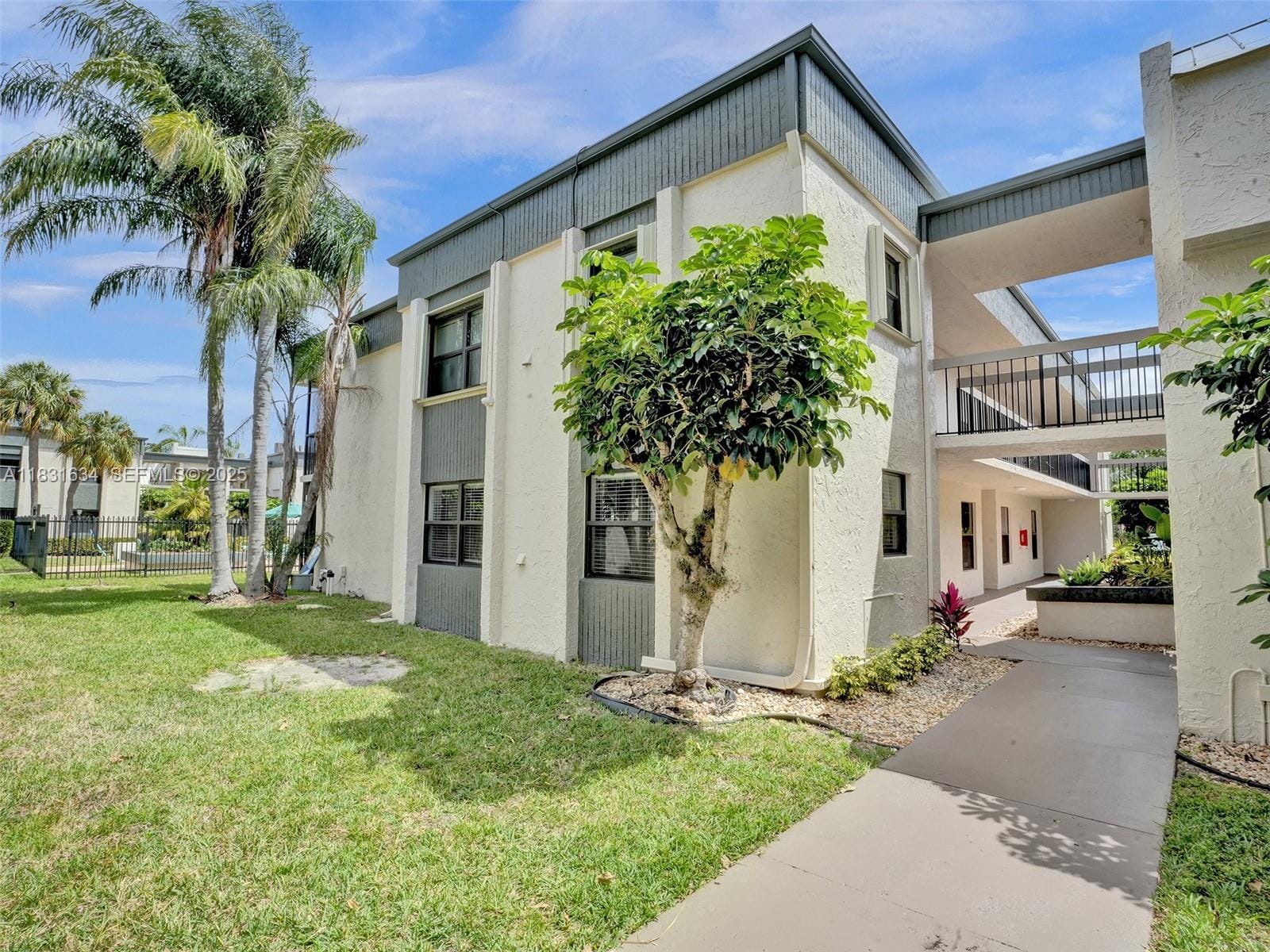 245 SE 10th Street 4B, Deerfield Beach, FL 33441 photo 22