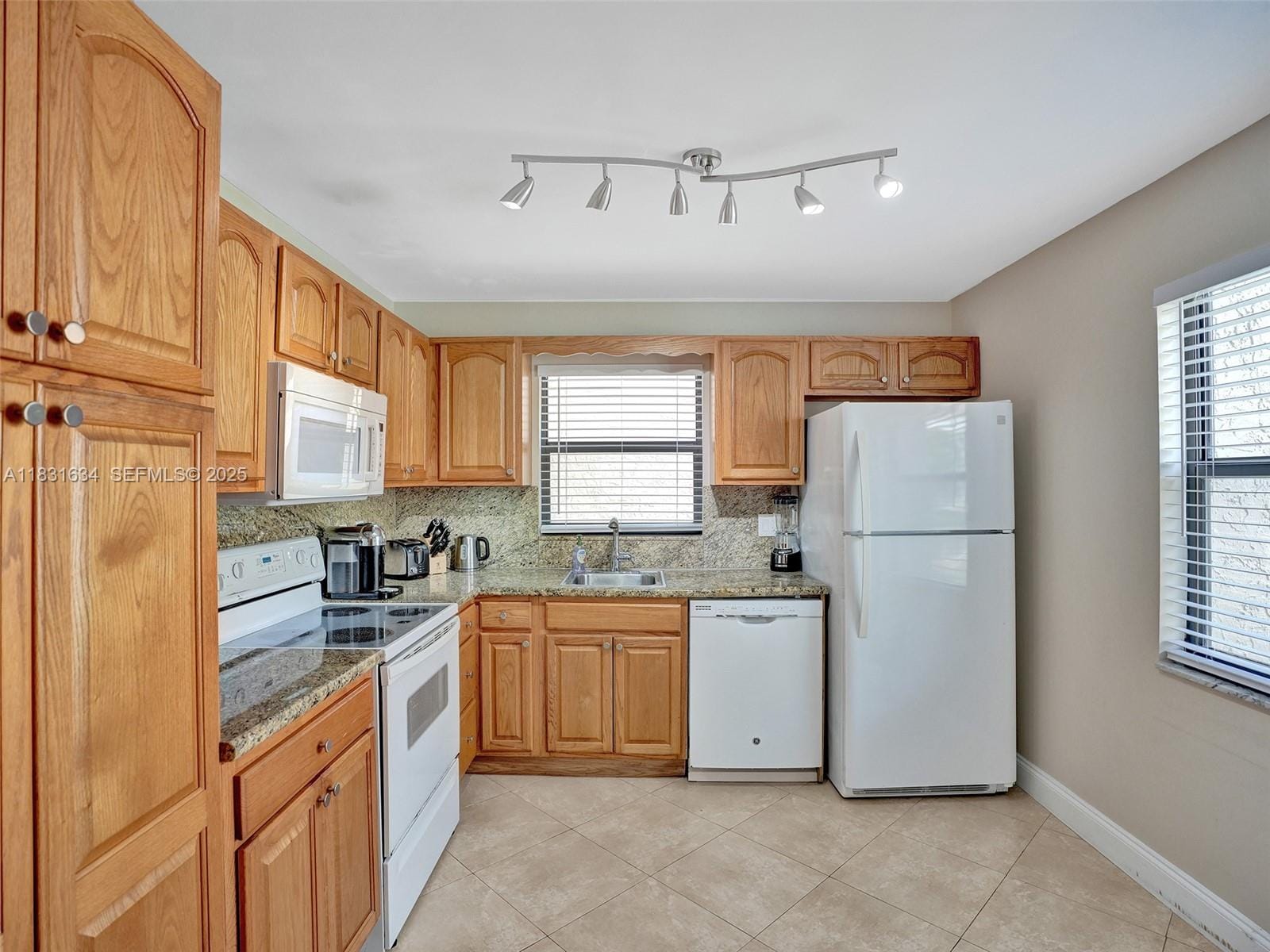 245 SE 10th Street 4B, Deerfield Beach, FL 33441 photo 4