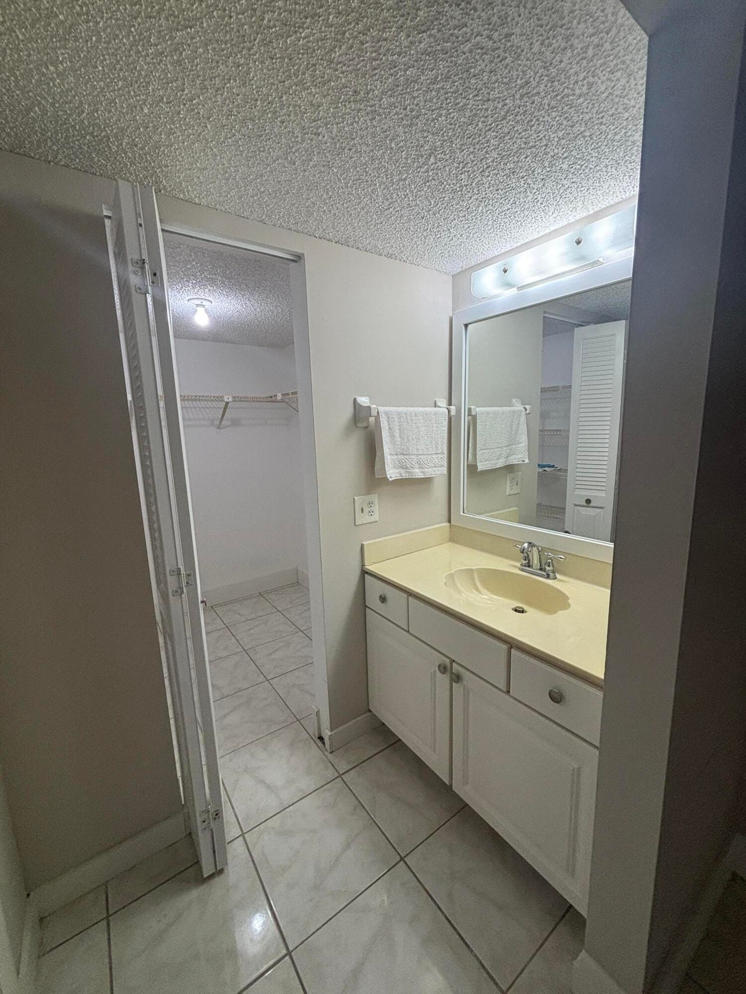 400 Commodore Drive 101, Plantation, FL 33325 photo 8