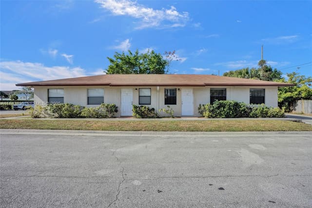 1200 W 31st Street, Riviera Beach, FL 33404