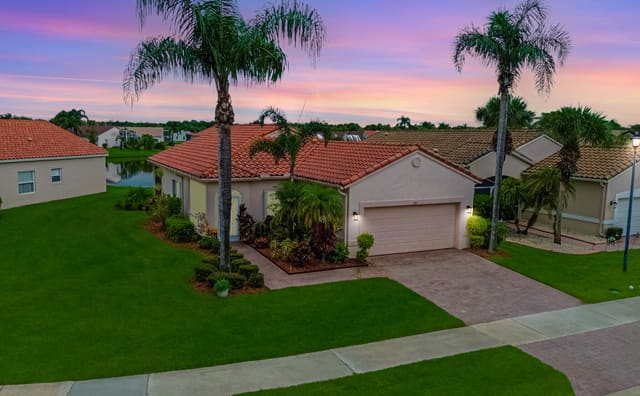 350 NW Breezy Point Loop, Port St. Lucie, FL 34986