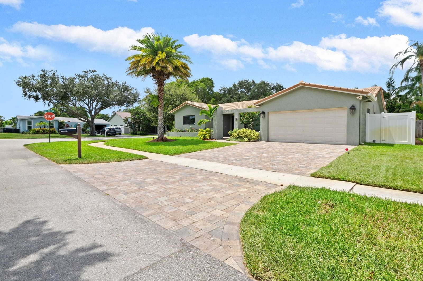 10291 NW 3rd Court, Plantation, FL 33324 photo 2
