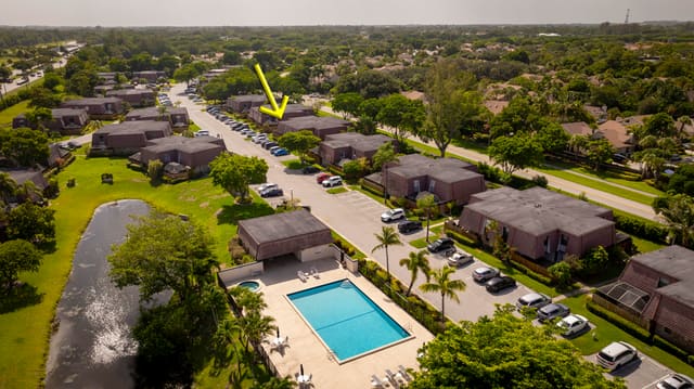7662 Courtyard Run W, sold in Courtyards At Boca Ii, Boca Raton, FL