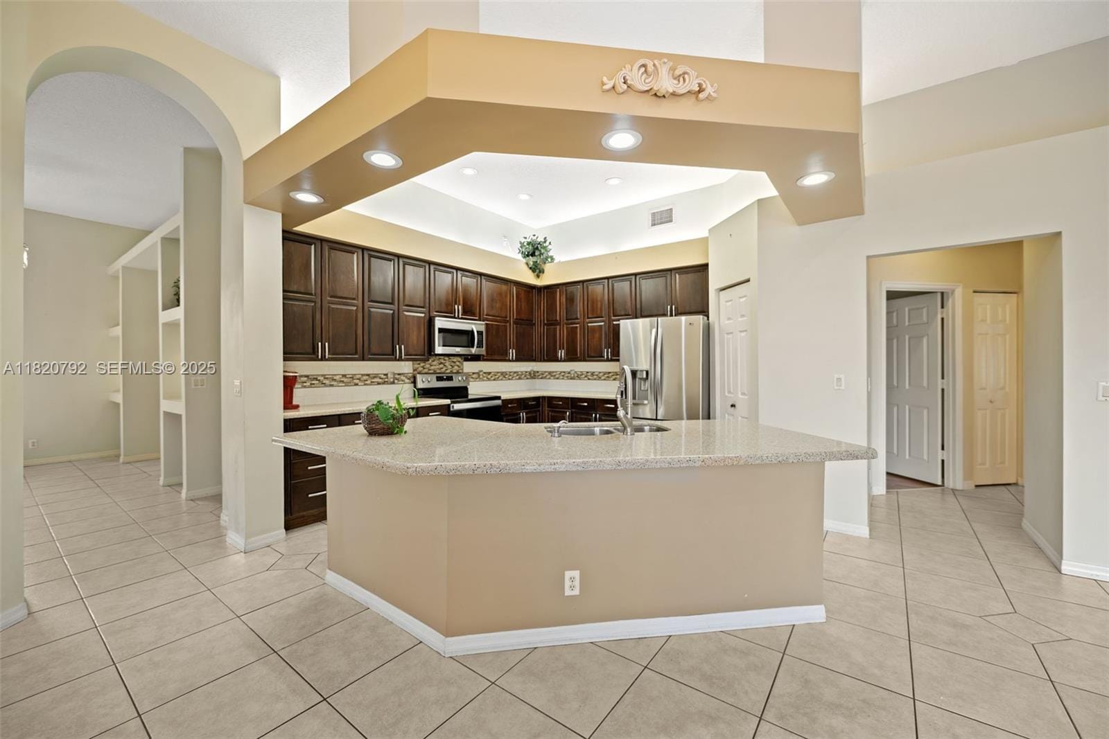 6946 Mariposa Cir Court, Pembroke Pines, FL 33331 photo 13