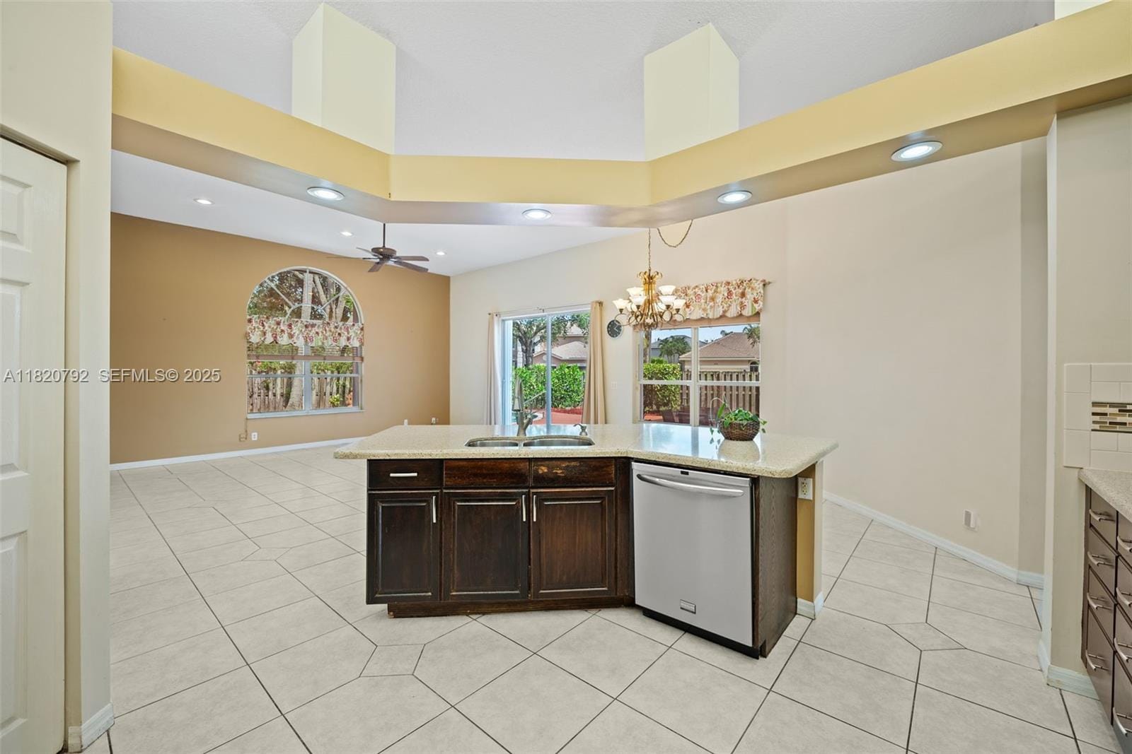 6946 Mariposa Cir Court, Pembroke Pines, FL 33331 photo 17