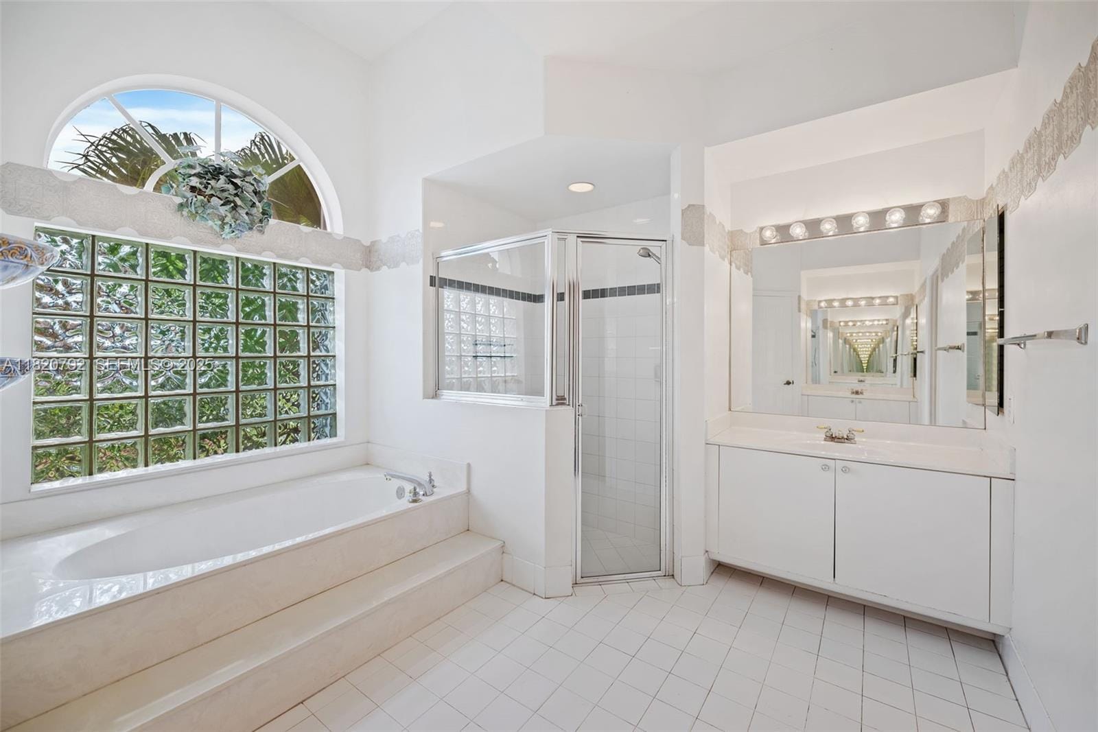 6946 Mariposa Cir Court, Pembroke Pines, FL 33331 photo 21