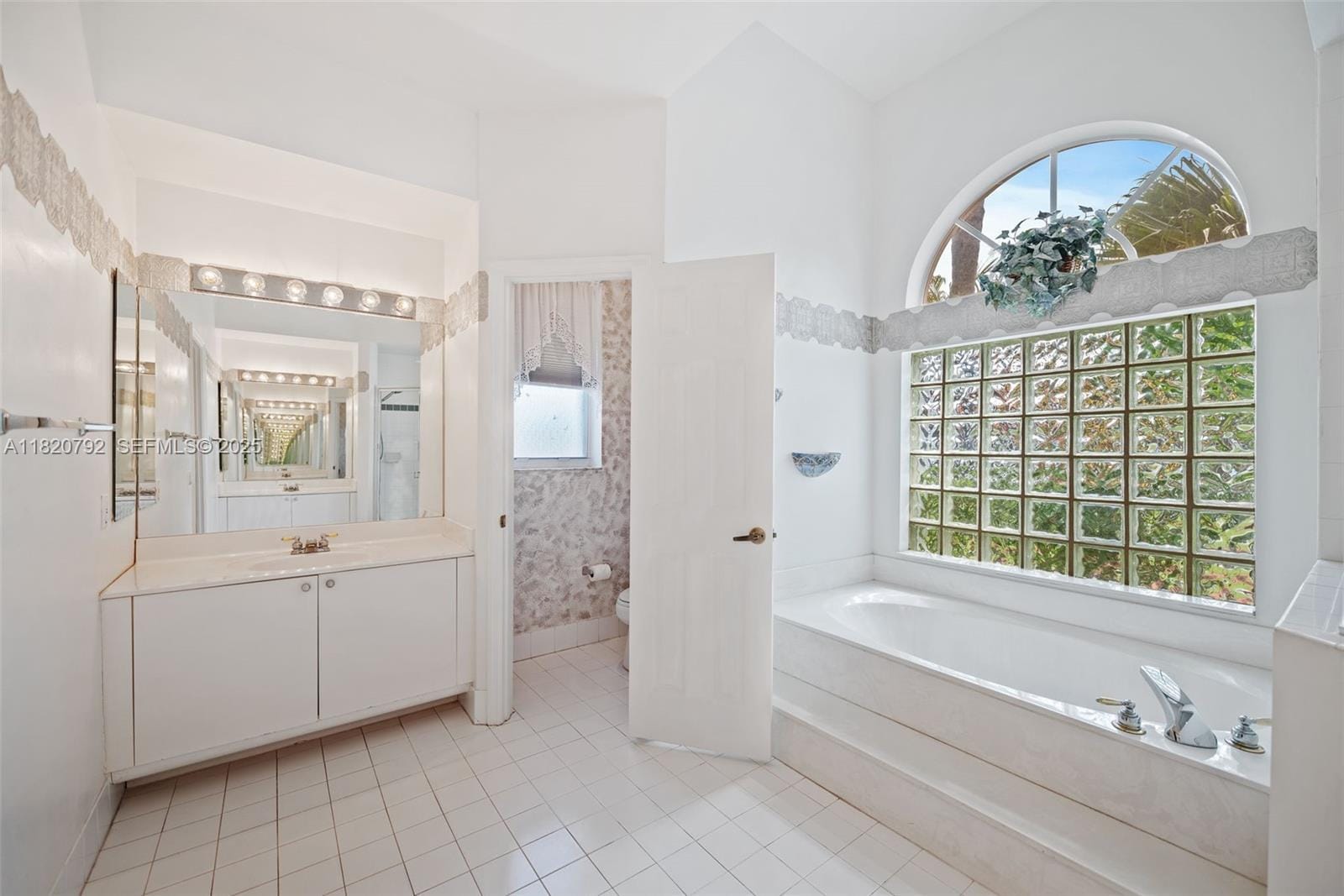 6946 Mariposa Cir Court, Pembroke Pines, FL 33331 photo 22