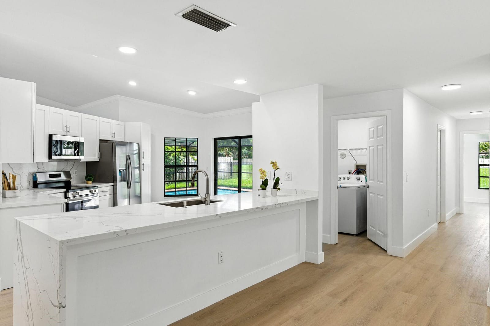 1041 Amherst Avenue, Davie, FL 33325