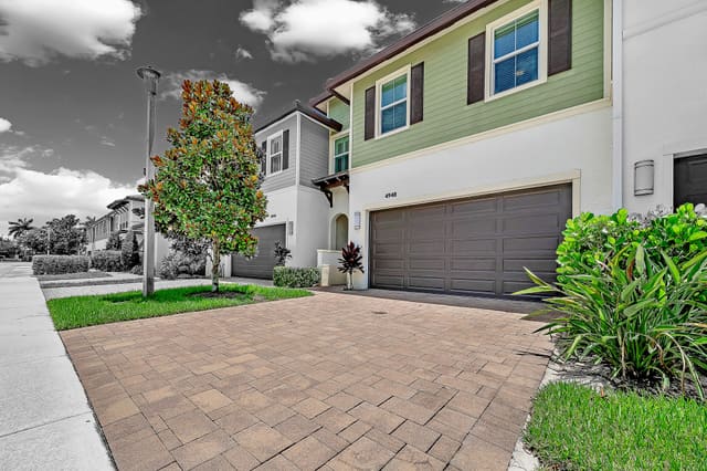 4948 Pointe Midtown Way, sold in Pointe Midtown, Palm Beach Gardens, FL