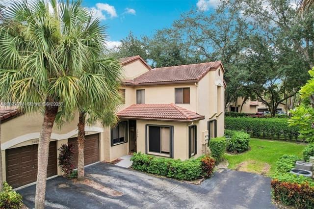 1010 NW 105th Way B-139, sold in Bridgewater Condo, Plantation, FL