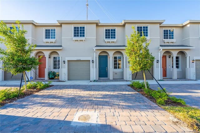20848 NW 9th Path, sold in Walden Place Ii, Miami Gardens, FL