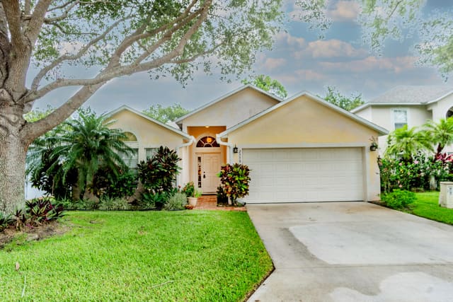 2559 12th Square SW, sold in Majestic Oaks Subdivision, Vero Beach, FL