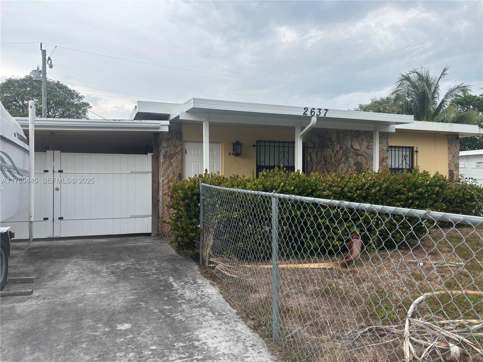 2637 NW 7th Street, Pompano Beach, FL 33069