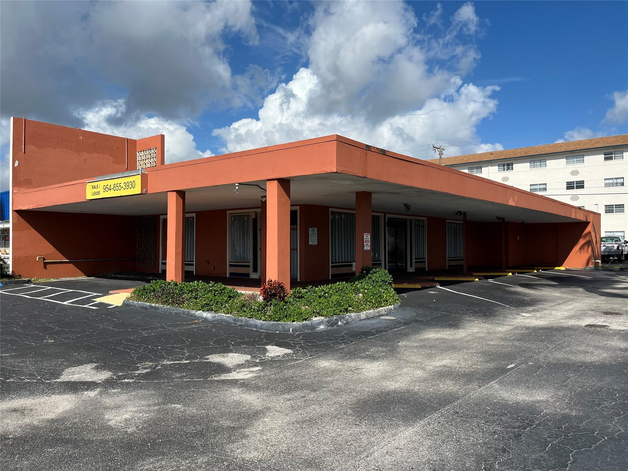1361 E Commercial Boulevard, Oakland Park, FL 33334, Oakland Park