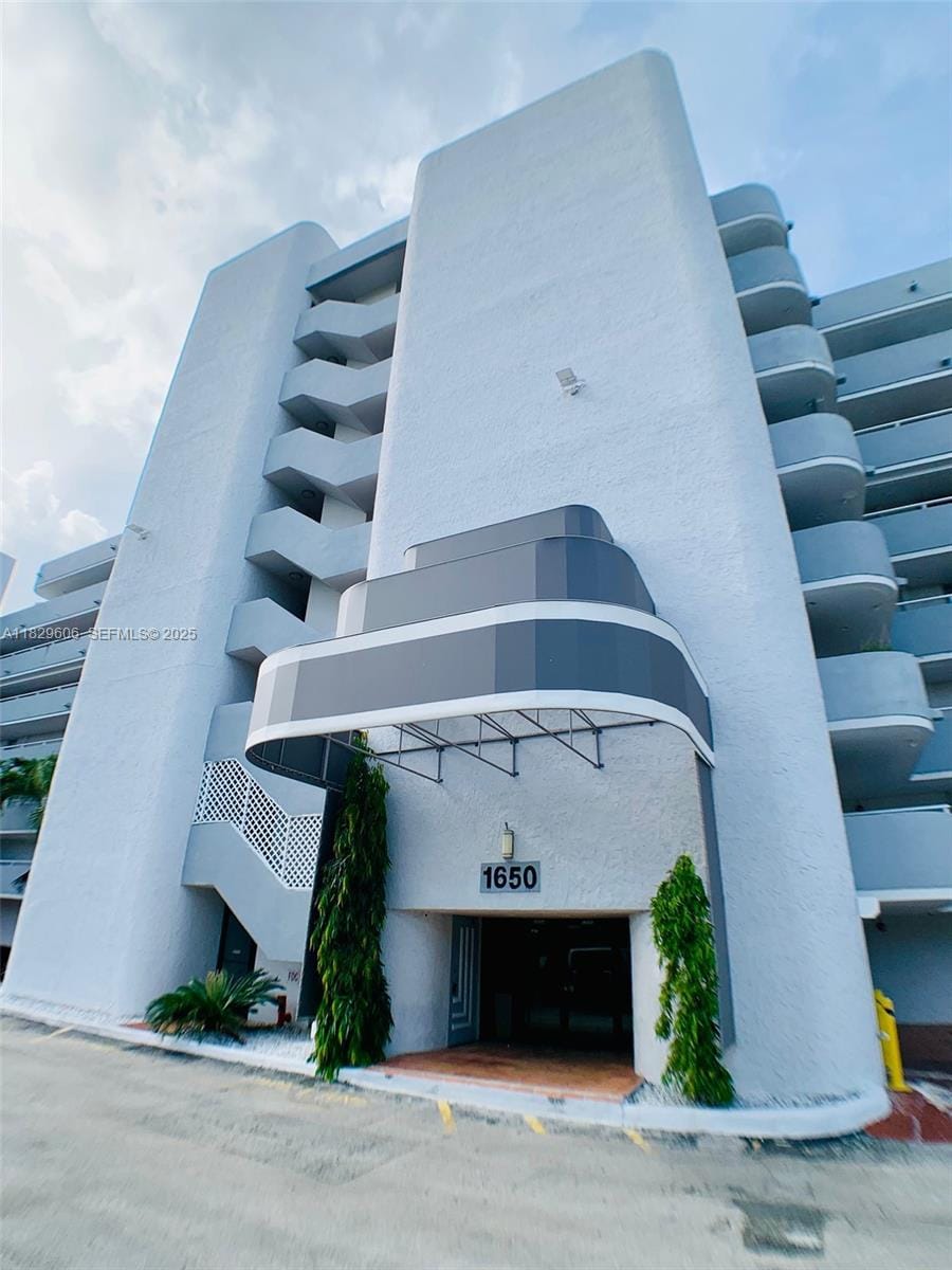 1650 NE 115th Street 304, Miami, FL 33181 photo 3