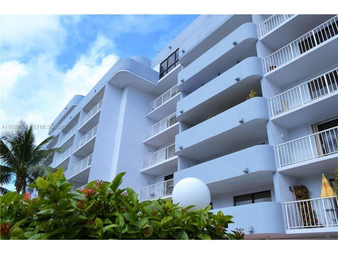 1650 NE 115th Street 304, Miami, FL 33181 photo 4