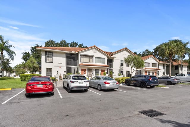 9668 Sills Drive E 101, Boynton Beach, FL 33437