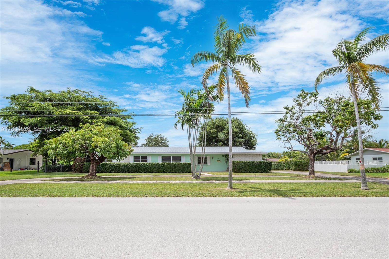 10480 SW 112th Street, Miami, FL 33176 photo 2
