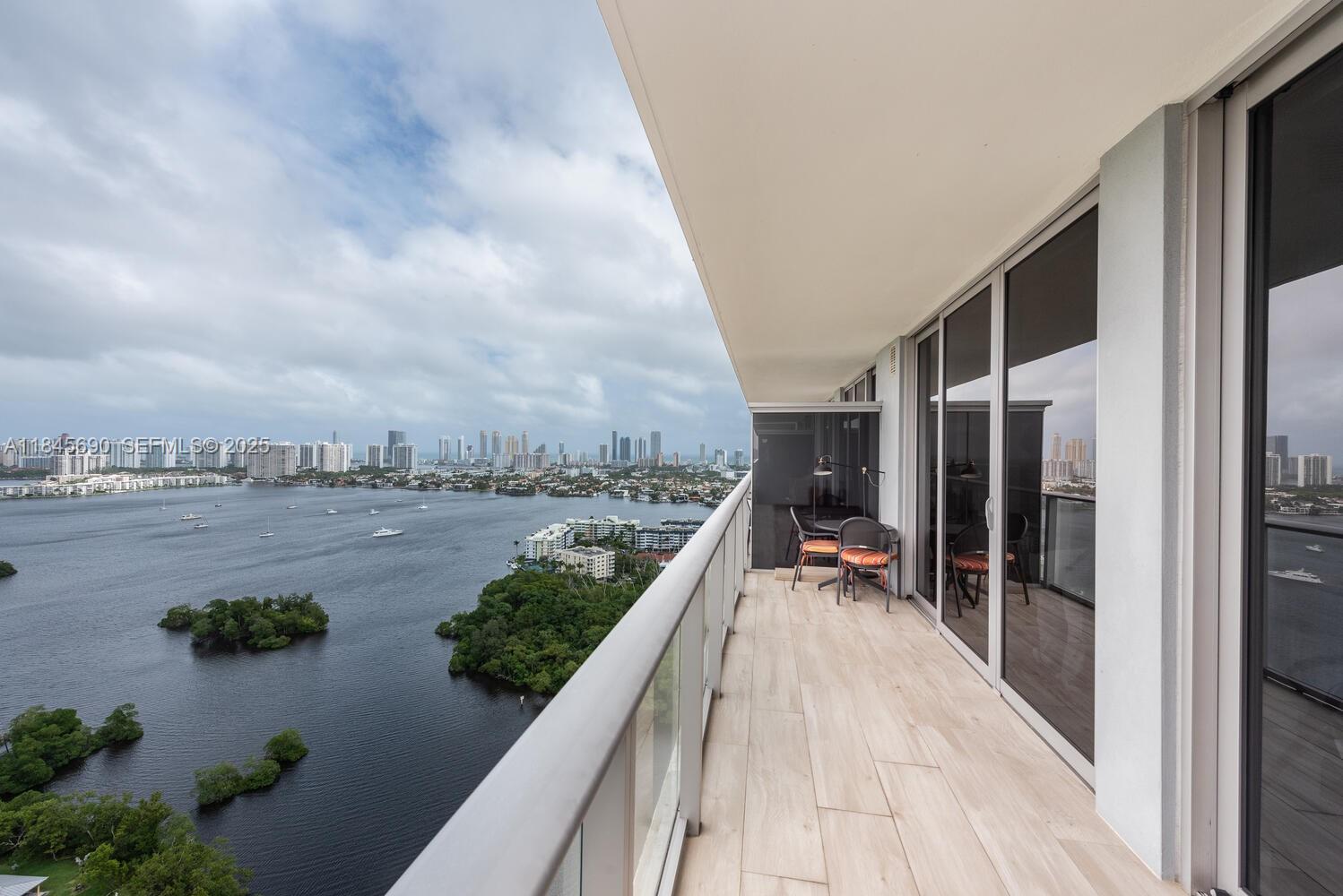 16385 Biscayne Boulevard 2904, North Miami Beach, FL 33160, North Miami Beach