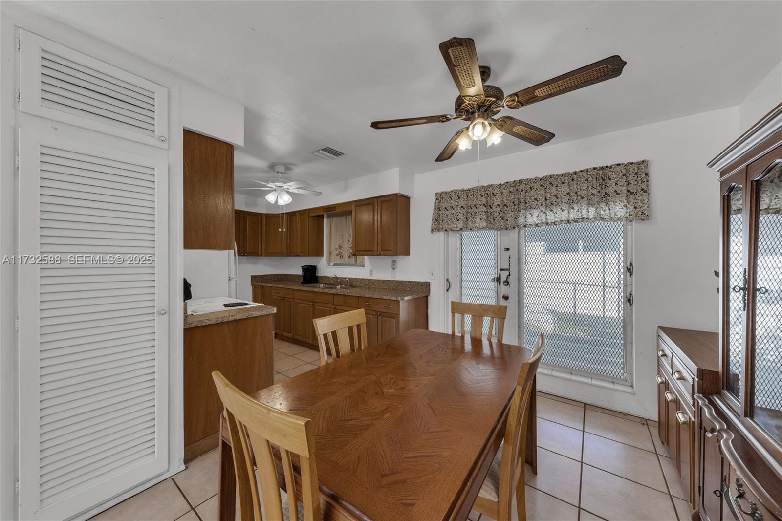2300 Jackson Street 10 — photo 11