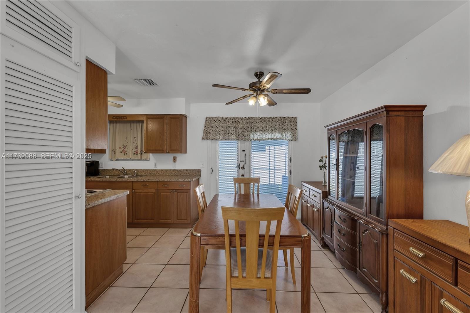 2300 Jackson Street 10 — photo 10