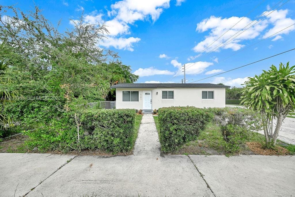 3 bedroom home for sale at 5201 Wiley, Hollywood, FL 33021 — $449,000