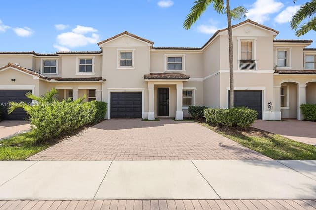 1070 NE 42nd Avenue, Homestead, FL 33033