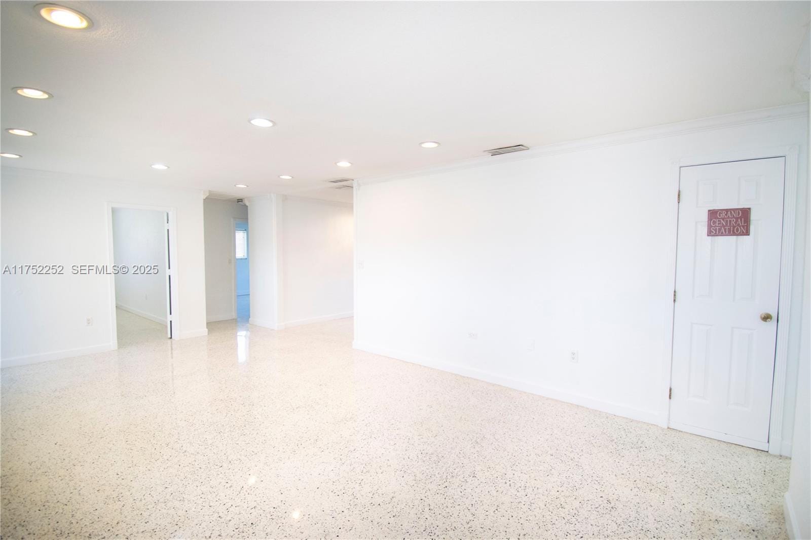 455 SW 121st Avenue, Miami, FL 33184 photo 4