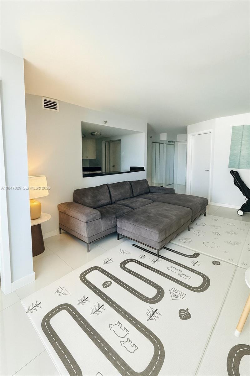 2401 Collins Avenue 1209, Miami Beach, FL 33140 photo 3