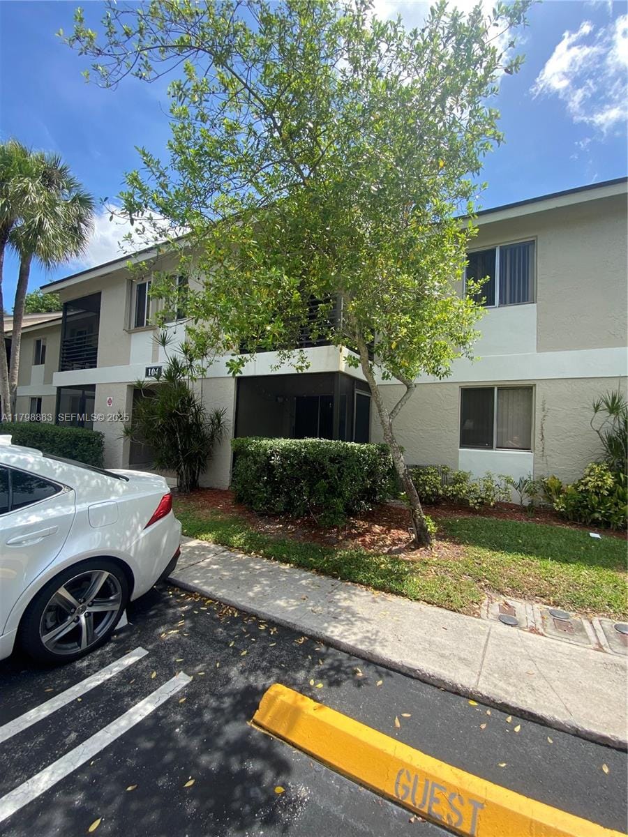 104 Gardens Drive 104 — photo 2