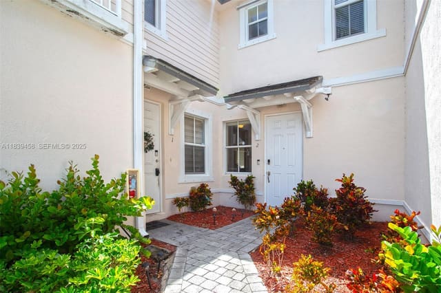 153 SE 8th Place 2, Homestead, FL 33033
