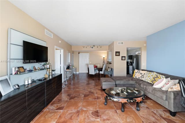 117 NW 42nd Avenue 1611, Miami, FL 33126